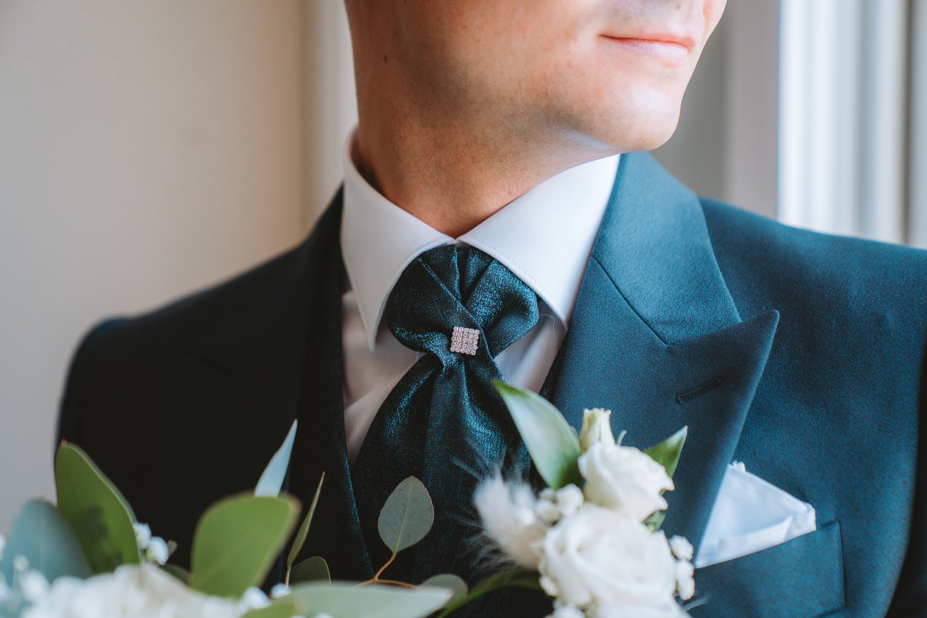 Cravatta sposo matrimonio in Sardegna