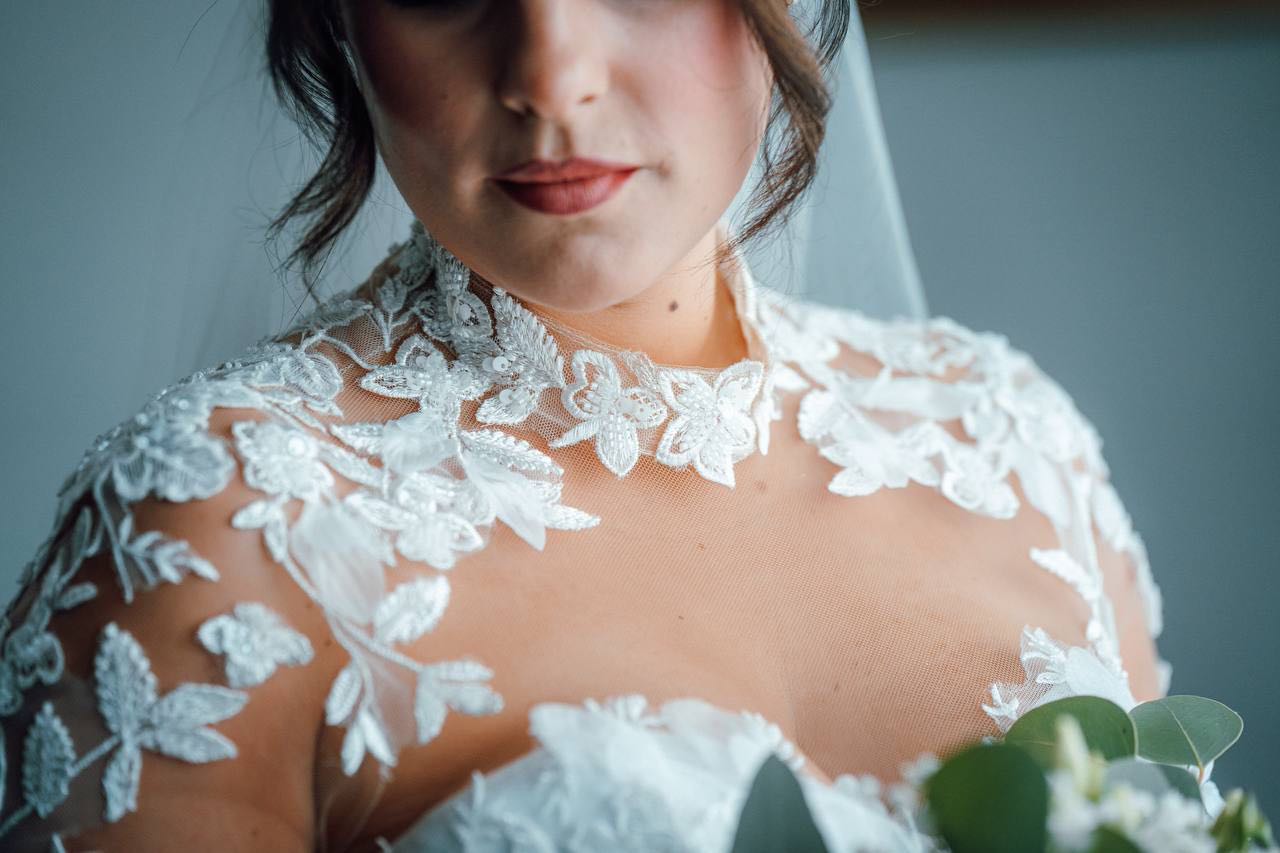 Dettaglio vestito della sposa