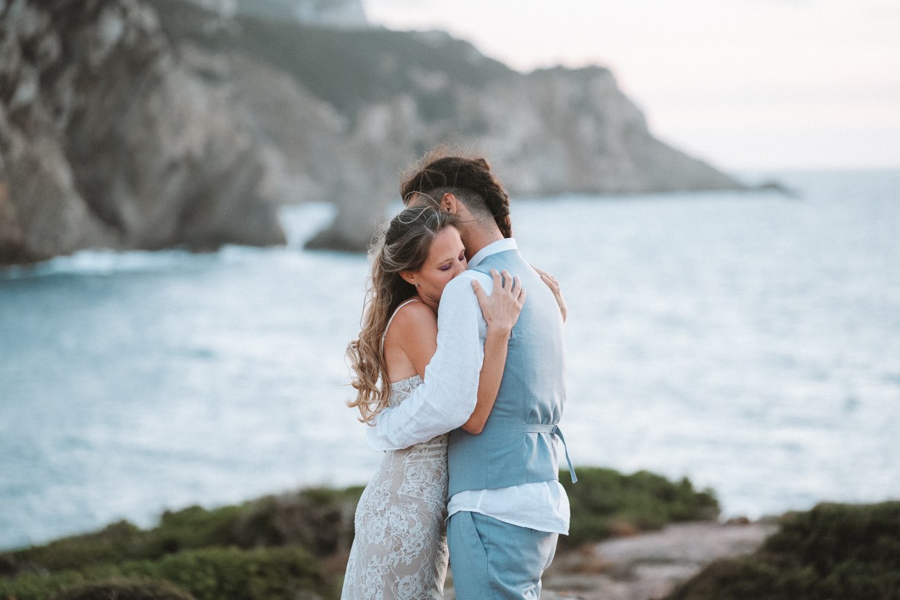 Servizio prematrimoniale Sardegna sulla scogliera