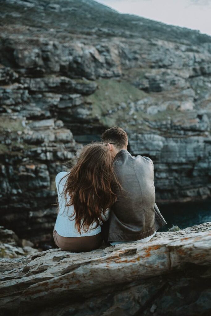 Nikkie e Doug durante la sessione fotografica di engagement photography in Sardegna